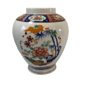 Handcrafted Porcelain Imari Ware 5.5" Floral Japanese Vase Collector Home Decor
